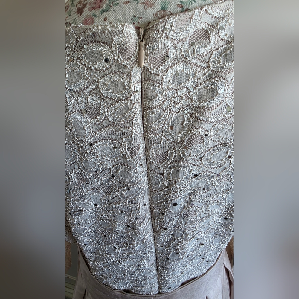 Elegant Lace Top and Satin Skirt Dress Size 14 - Picture 7 of 11